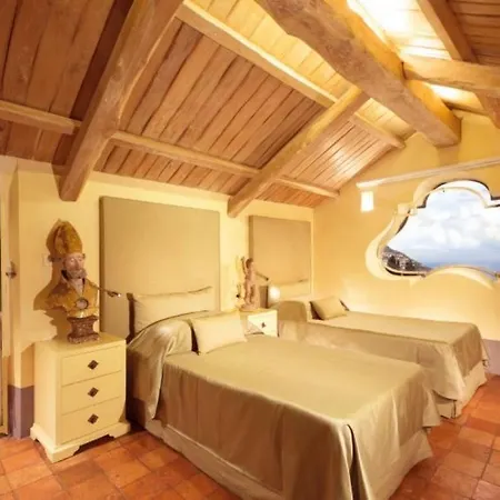 Montepertuso Sleeps 9 *