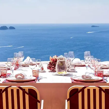 Montepertuso Sleeps 9 Vila