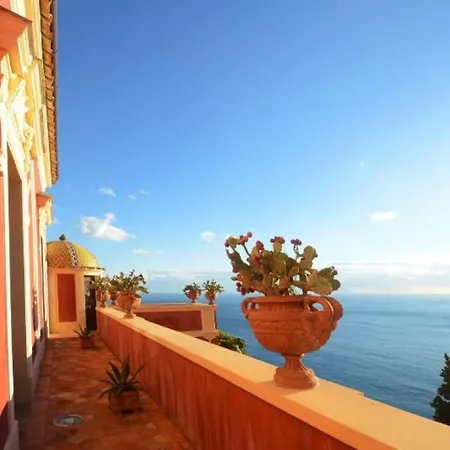 Montepertuso Sleeps 9 Positano