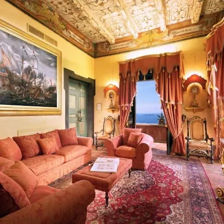 Montepertuso Sleeps 9 Vila *