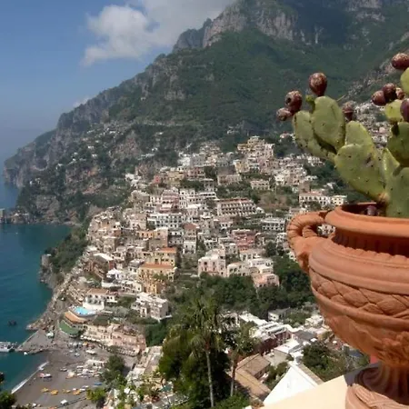 Vila Montepertuso Sleeps 9 *