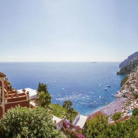 Montepertuso Sleeps 9 Vila